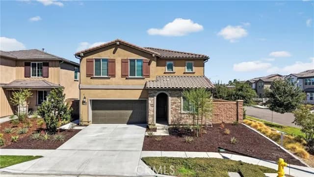 2288 Panama Dr, Corona, Active - Home for Sale