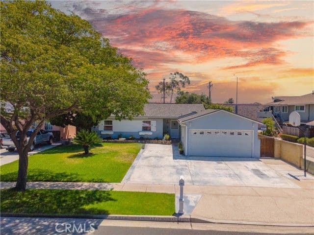 2501 Deodar, Santa Ana, Active - Home for Sale