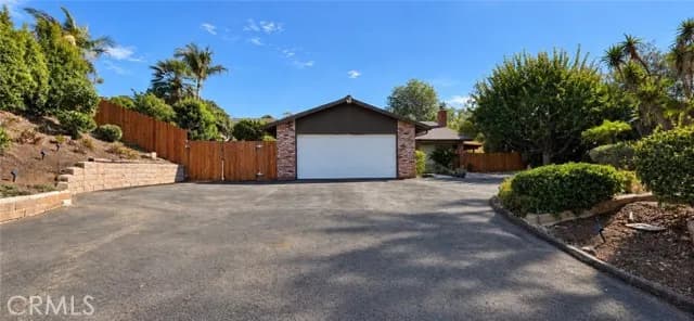1192 Caren Rd, Vista, Active - Home for Sale