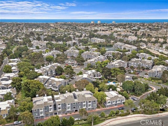 8206 Bridgepoint, Huntington Beach, Active - Home for Sale