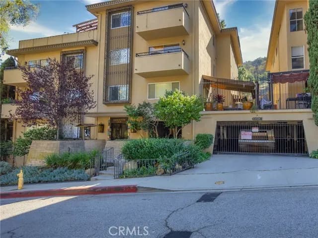 6724 Hillpark Dr, Los Angeles, Active - Home for Sale