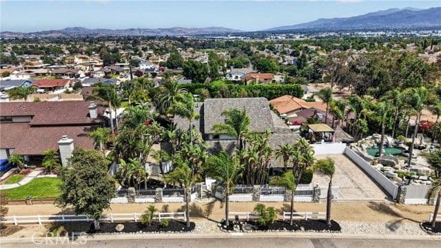 5757 Bluff St, Norco, Active - Home for Sale