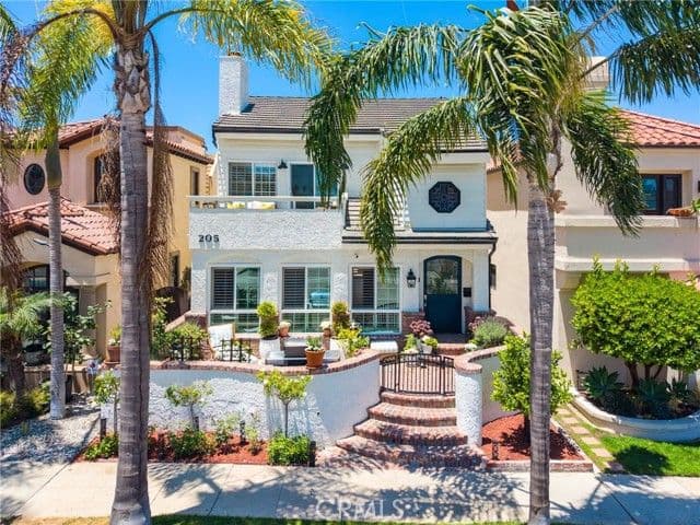 205 4th St, Seal Beach, Active - Home for Sale
