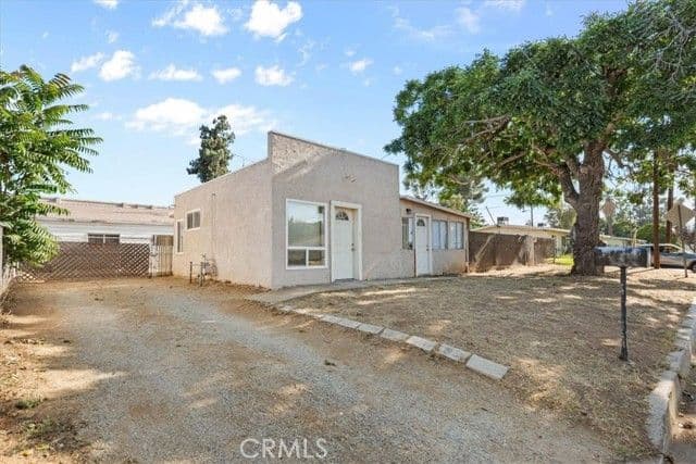 893 E 5th St, Beaumont, Active - Home for Sale