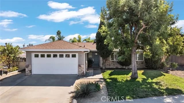 652 Parker St, Oceanside, Active - Home for Sale