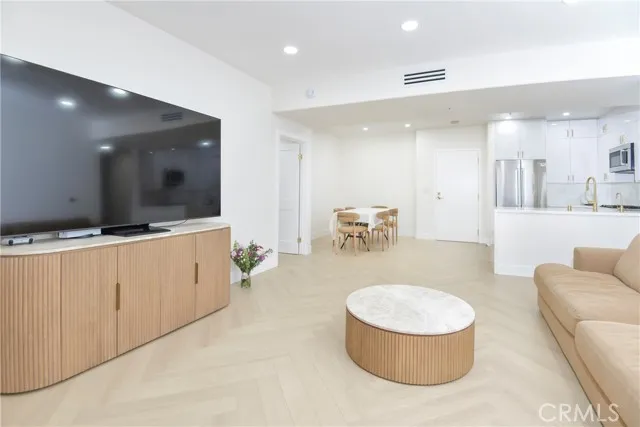250 N 1st St, Burbank, Active - Home for Sale