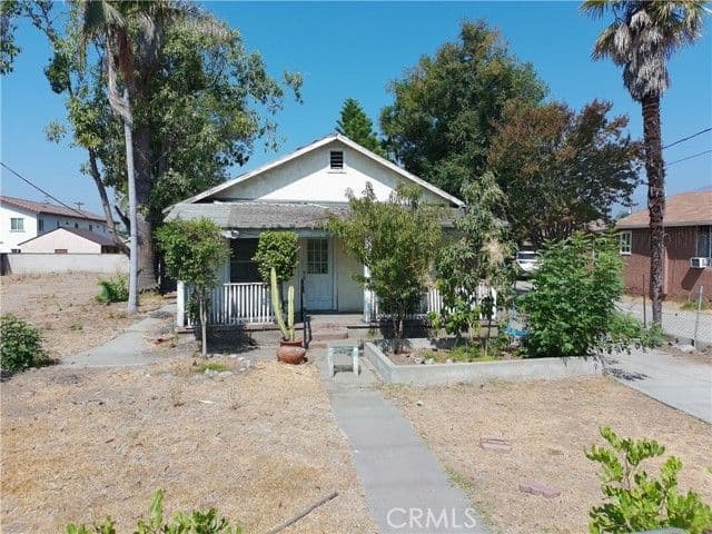 313 N Pasadena, Azusa, Active - Home for Sale