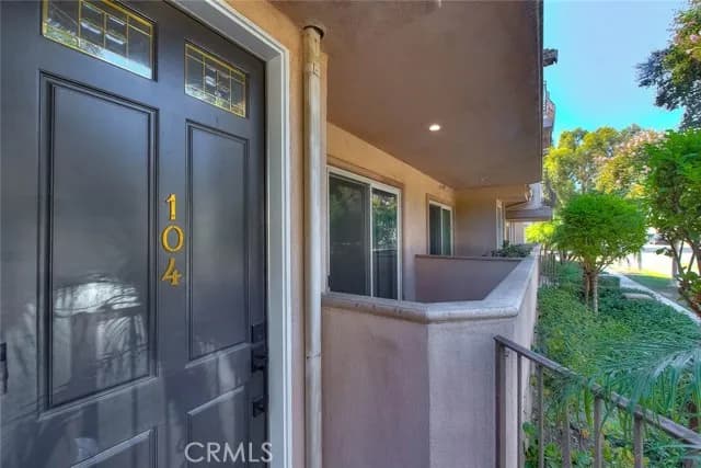 572 E San Jose Ave, Burbank, Active - Home for Sale
