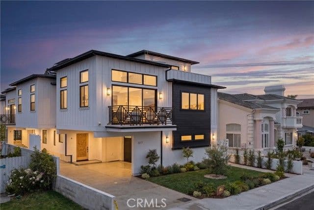 2217 Bataan Rd, Redondo Beach, Active - Home for Sale