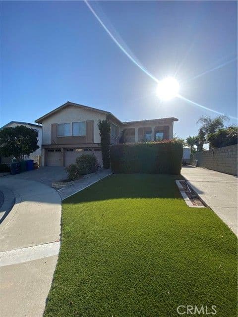 700 Pepper Tree, Long Beach, Active - Home for Sale
