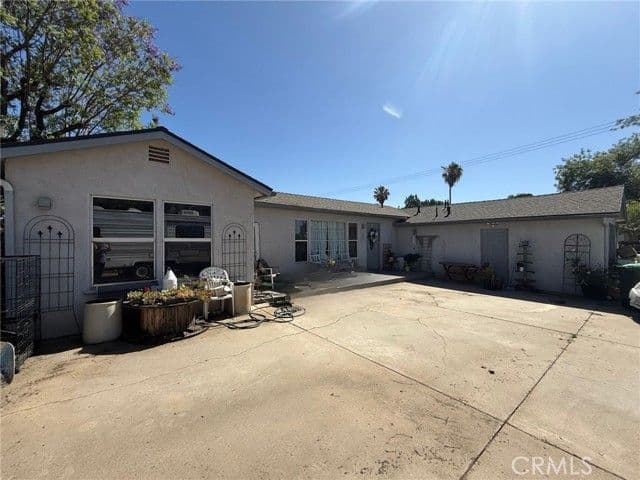 325 W Ave L, Calimesa, Active - Home for Sale