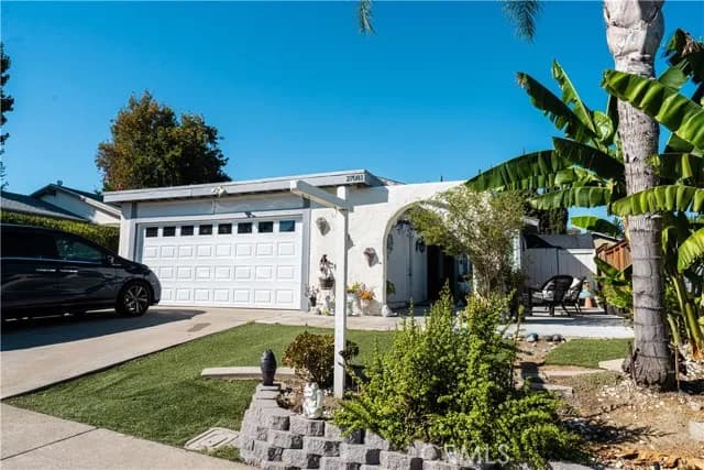 27081 Sombras, Mission Viejo, Active - Home for Sale