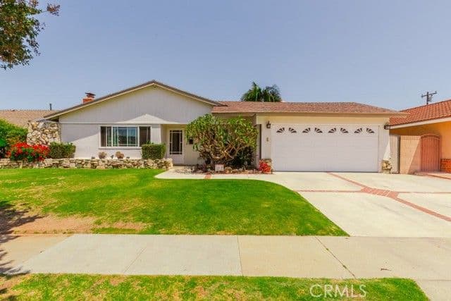 9331 La Cortinilla Ave, Fountain Valley, Active - Home for Sale