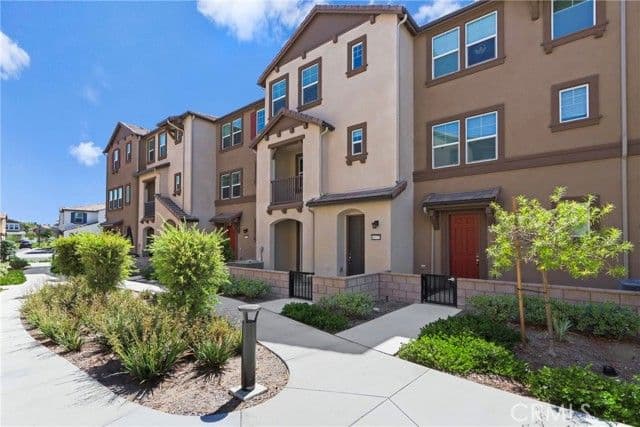40775 Melrose Dr, Temecula, Active - Home for Sale