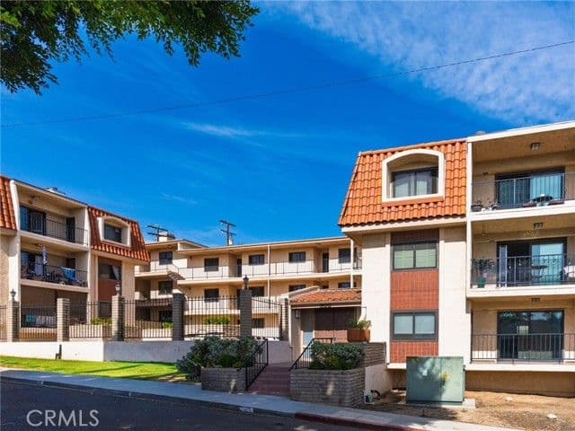 900 Cedar St, El Segundo, Active - Home for Sale