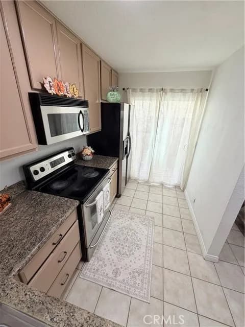 9210 Kenwood Dr H, Spring Valley, Active - Home for Sale