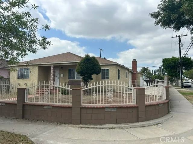 1301 S Castlegate, Compton, Active - Home for Sale