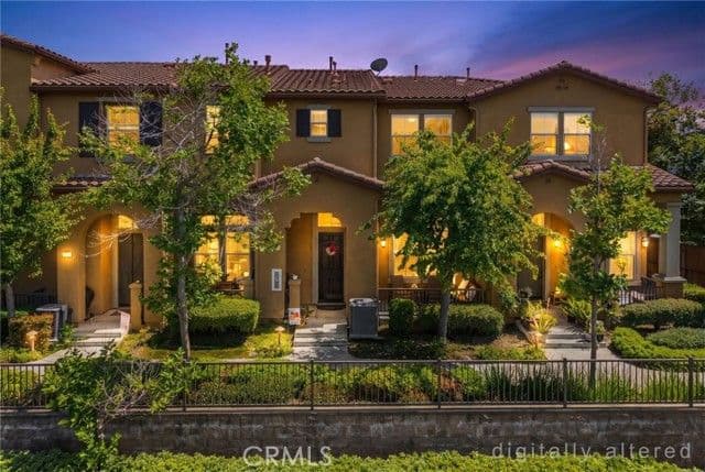 8427 E Kendra Loop, Orange, Active - Home for Sale