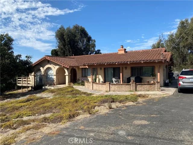 1041 Lau Hala Canyon Rd, Vista, Active - Home for Sale
