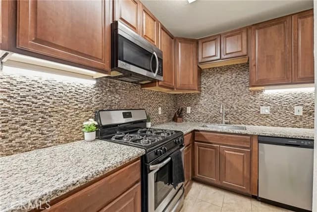 868 E Alvarado, Fallbrook, Active - Home for Sale