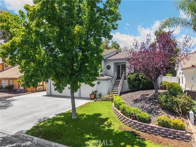 30833 Burning Tree Dr, Canyon Lake, Active - Home for Sale