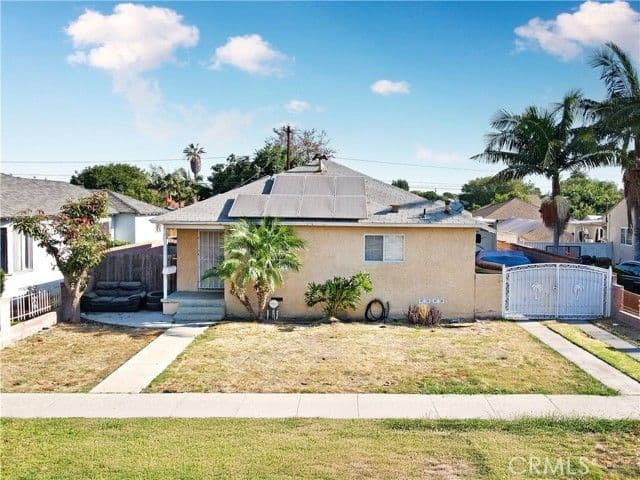 1901 E Orchard St, Compton, Active - Home for Sale
