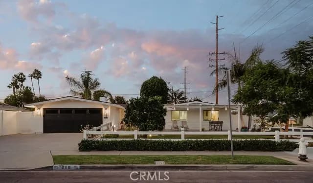 200 Wake Forest, Costa Mesa, Active - Home for Sale