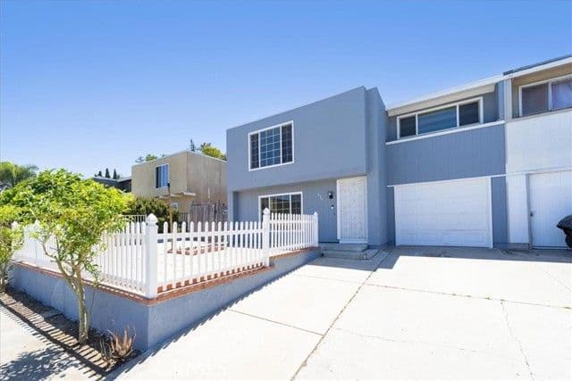 835 Raintree Place, Vista, Active - Home for Sale
