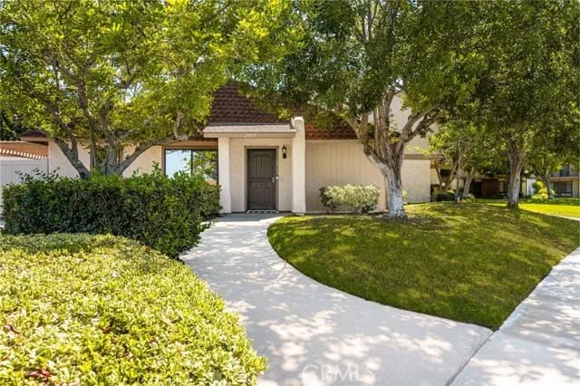 2943 N Cottonwood, Orange, Active - Home for Sale