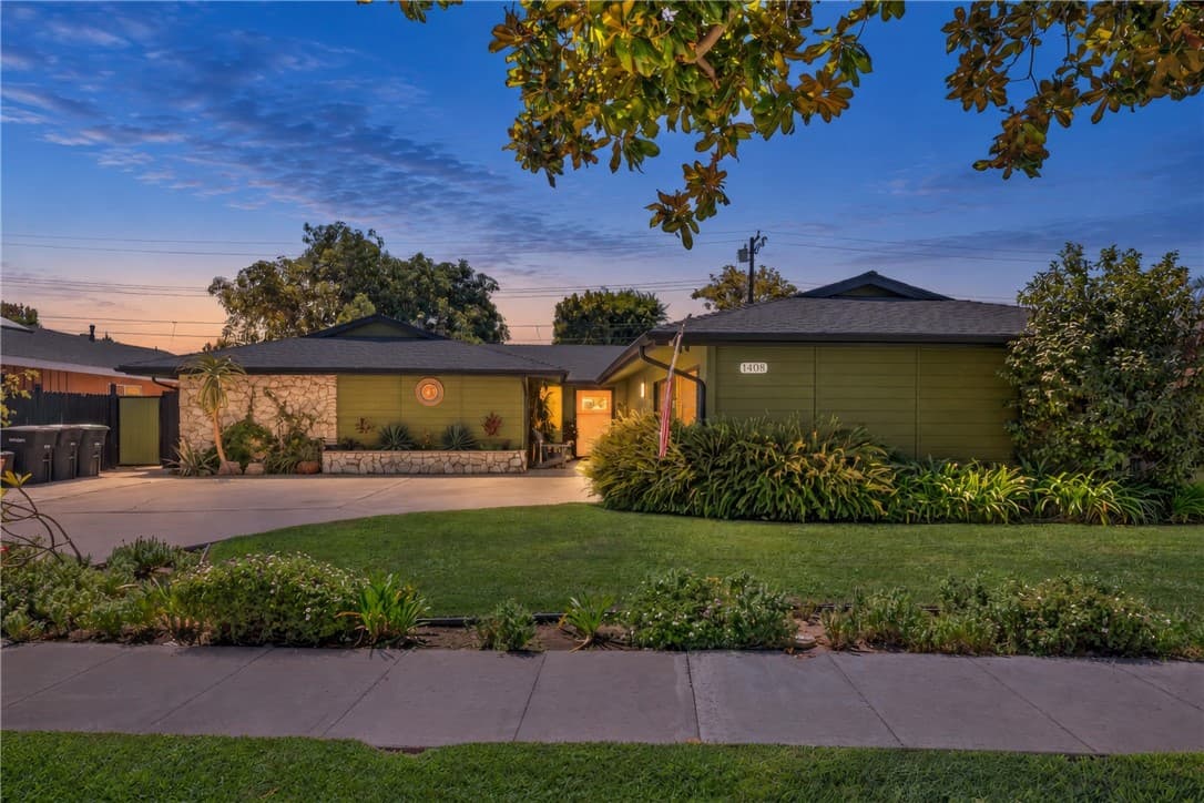 1408 E Fairway Dr, Orange, Active - Home for Sale