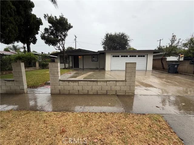 1251 Kilson Dr, Santa Ana, Active - Home for Sale