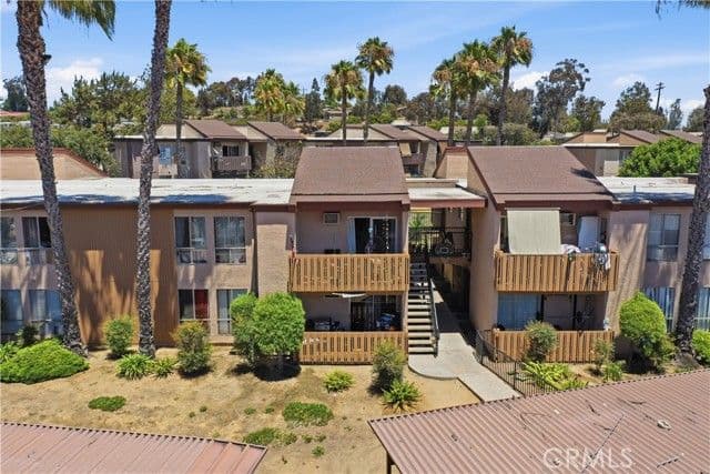 1050 Rock Springs Rd, Escondido, Active - Home for Sale
