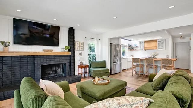 27195 Monforte, Mission Viejo, Active - Home for Sale