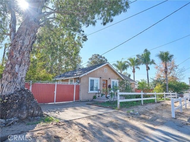 2904 2nd St, Norco, Active - Home for Sale