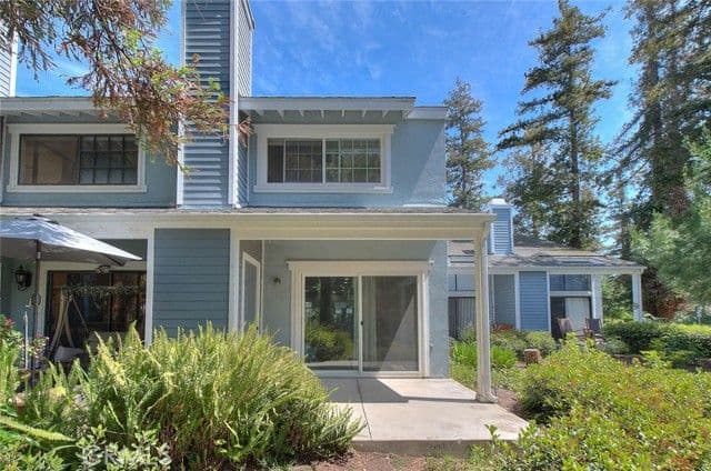 700 E Lake Dr, Orange, Active - Home for Sale