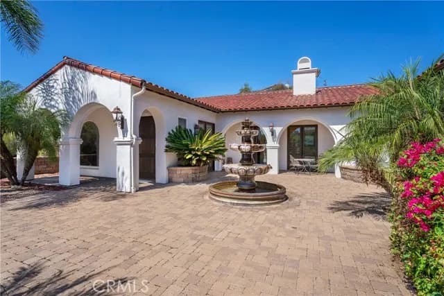 925 Valley, Vista, Active - Home for Sale
