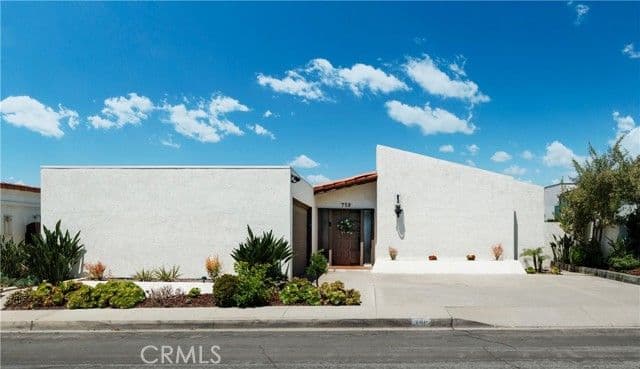 758 Barracuda Way, Laguna Beach, Active - Home for Sale