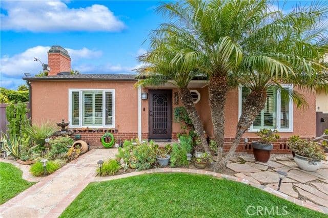 312 15th, Seal Beach, Active - Home for Sale