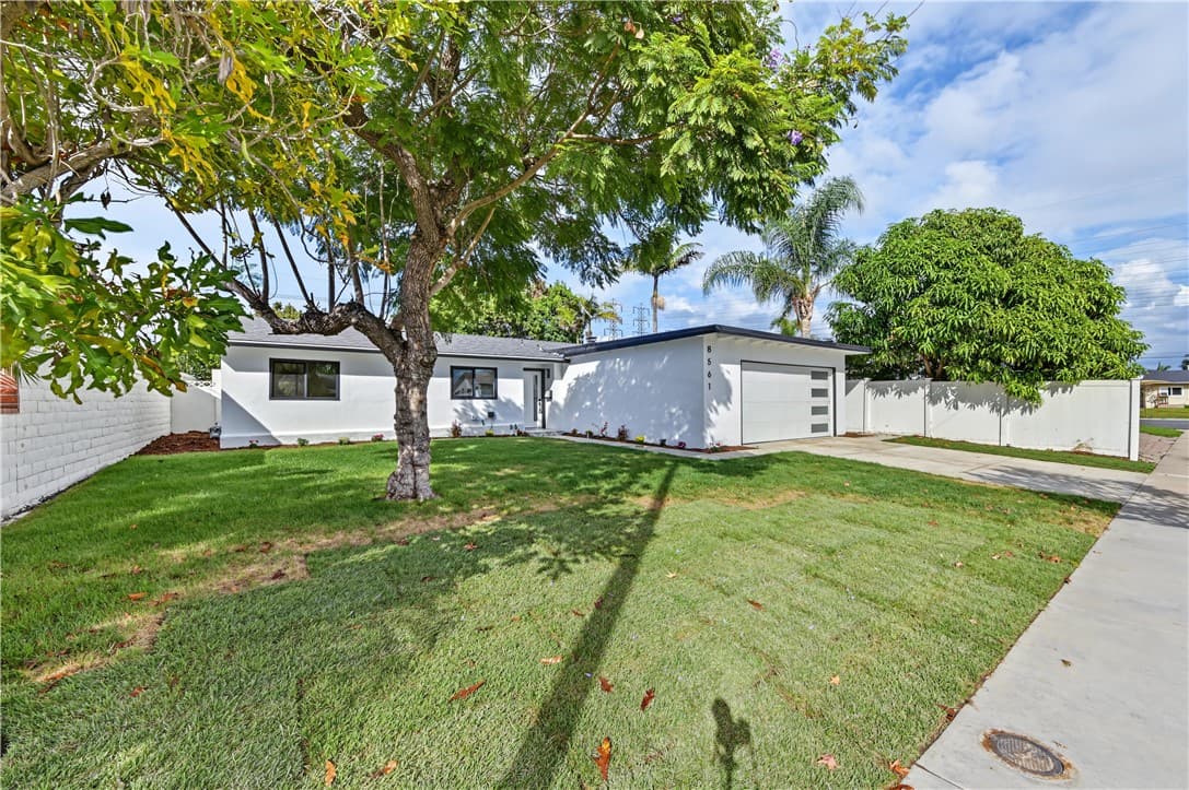 8561 Donald Circle, Huntington Beach, Active - Home for Sale