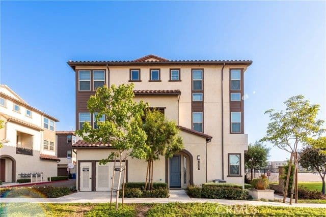 10301 Triple Crown Ln, Cypress, Active - Home for Sale