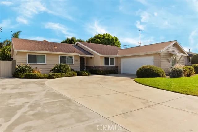 831 E Hoover, Orange, Active - Home for Sale