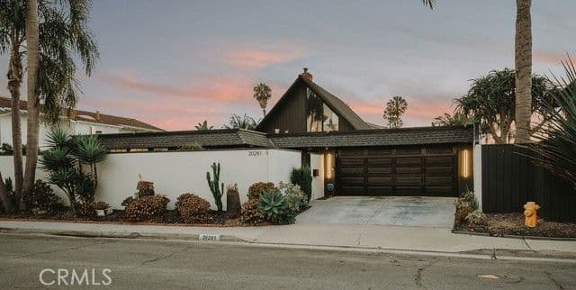 20281 Bancroft Circle, Huntington Beach, Active - Home for Sale