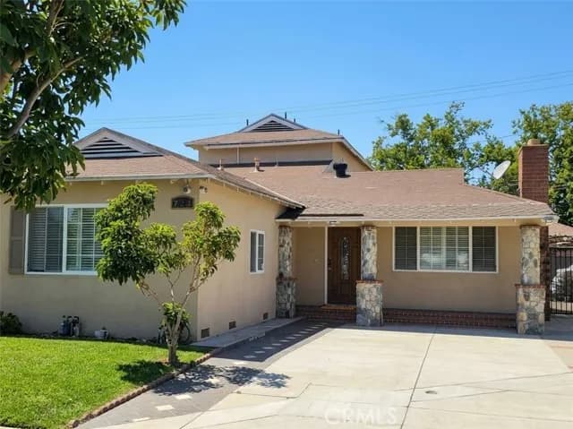 726 S Halladay St, Santa Ana, Active - Home for Sale
