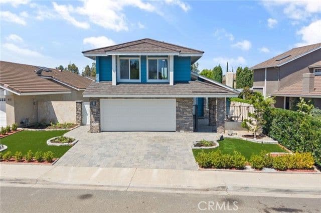 11 Halfmoon, Irvine, Active - Home for Sale