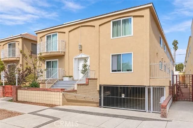 933 11th St, Santa Monica, Active - Home for Sale