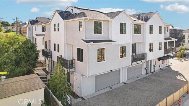 2338 Golden Blaze Glen, Escondido, Active - Home for Sale
