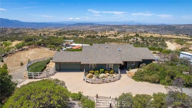 40230 Crazy Horse Canyon Rd, Aguanga, Active - Home for Sale