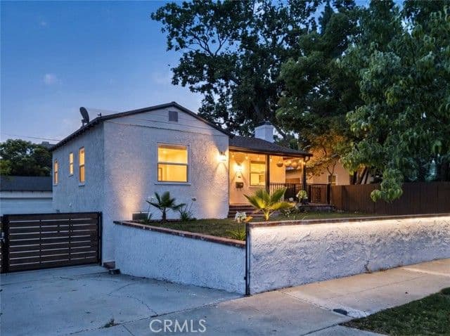 210 Naomi St, Burbank, Active - Home for Sale