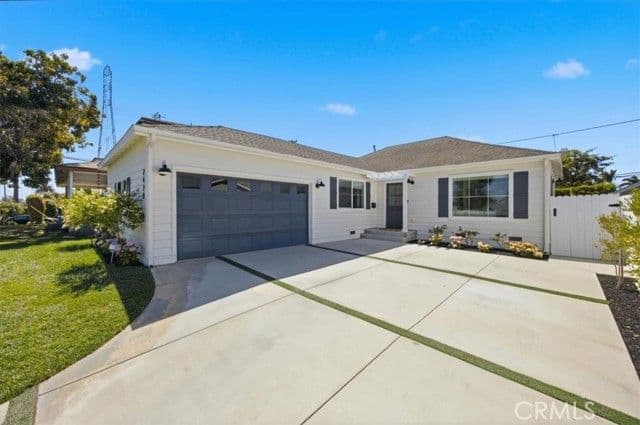 2420 Robinson St, Redondo Beach, Active - Home for Sale