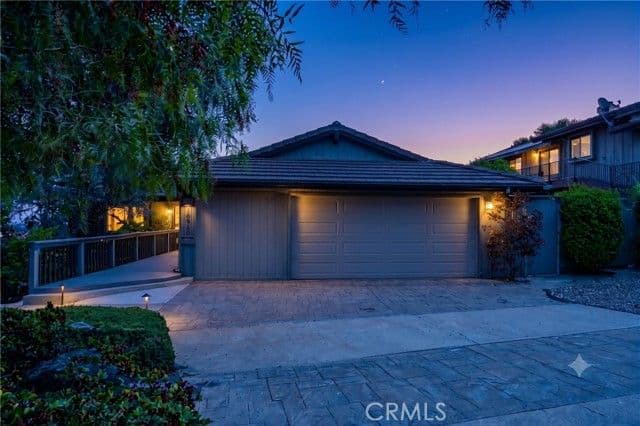 10960 Treeside Ln, Escondido, Active - Home for Sale